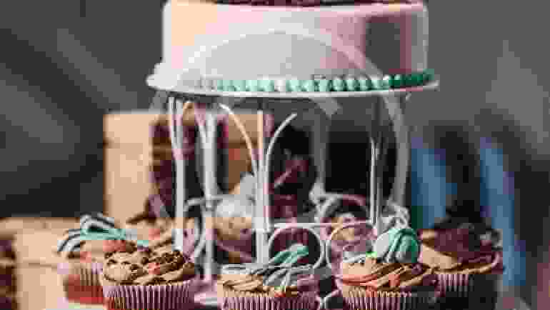 Decorations & Lighting